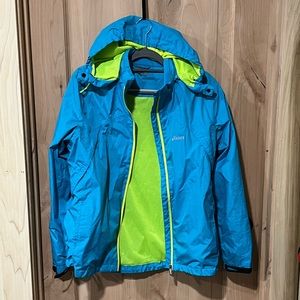 Lightweight windbreaker